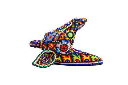 Escultura de Cabeza de Jirafa Huichol en decoración tradicional - Detalles en chaquira multicolor | Obra de Arte Wixarika